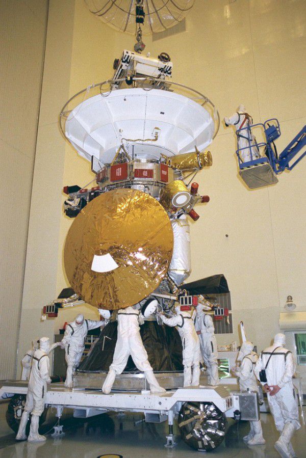 Tàu vũ trụ Cassini kết thúc hành trình khám phá Sao Thổ sau 20 năm